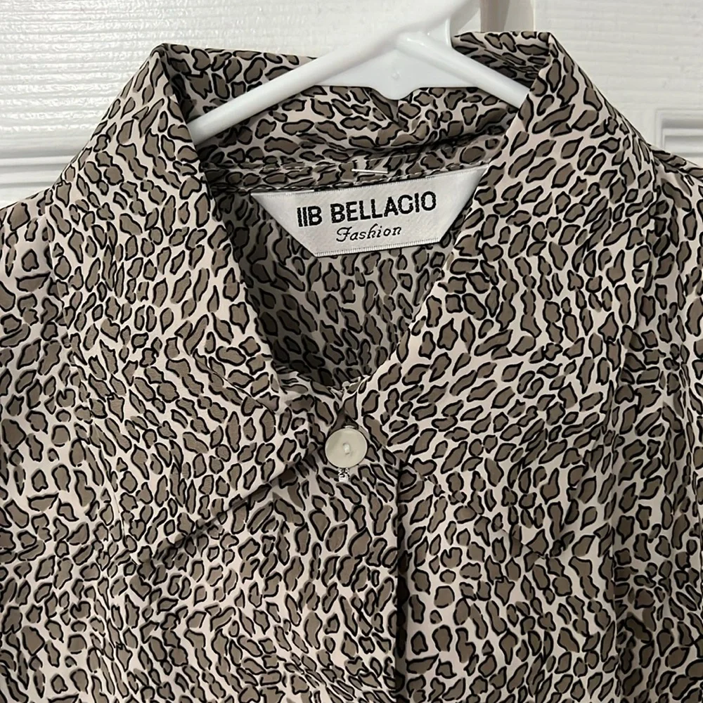 Bellagio button down long sleeve blouse size L - Picture 2 of 8